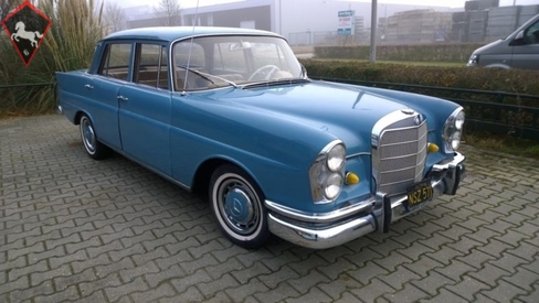 Mercedes-Benz 220S w111 Fintail 1965