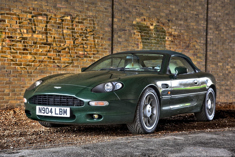 Aston martin v8 1996