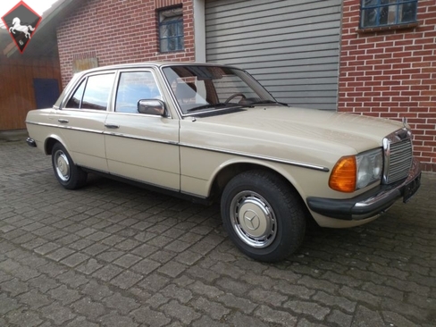 Mercedes-Benz 200 w123 1981