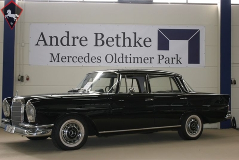 Mercedes-Benz 220SE w111 Fintail 1964