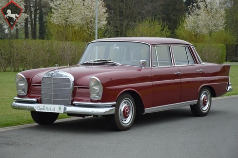 Mercedes-Benz 220S w111 Heckflosse 1965