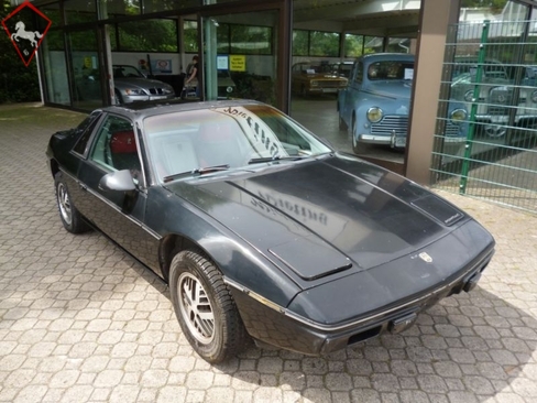Pontiac Fiero 1985