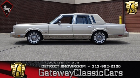 Lincoln Town Car 1988