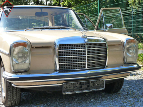 Mercedes-Benz 200 w115 1973