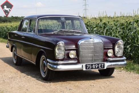 Mercedes-Benz 230S w111 Fintail 1968