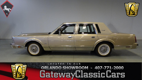 Lincoln Town Car 1988