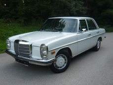 Mercedes-Benz 220 w115 1972