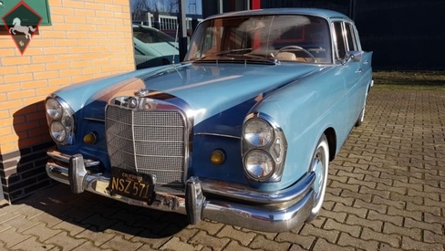 Mercedes-Benz 220S w111 Fintail 1965