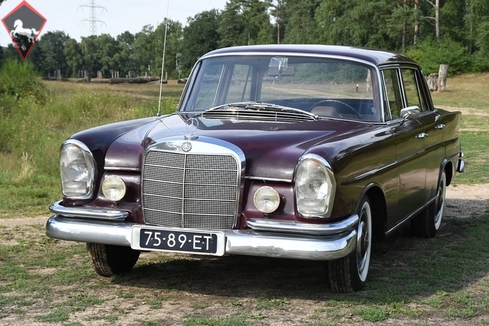 Mercedes-Benz 230S w111 Fintail 1967