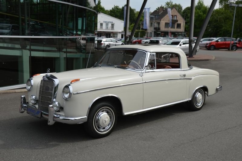 1958 Mercedes Benz 220s Se Coupe Ponton Is Listed Sold On Classicdigest In Hamburg By Auto Dealer For 69500 Classicdigest Com
