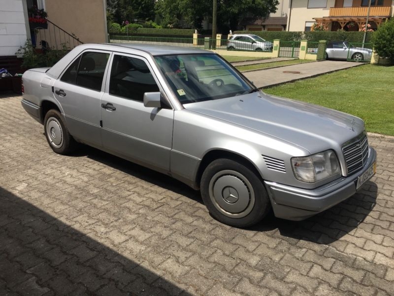 1995 Mercedes Benz 220 W124 Is Listed For Sale On Classicdigest In Dornacher Str 3dde 85622 Feldkirchen By Autocenter For 1700 Classicdigest Com