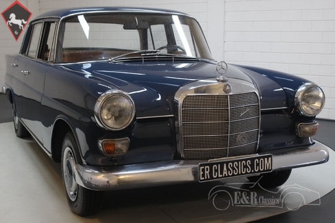 Mercedes-Benz 200 w110 Fintail 1967