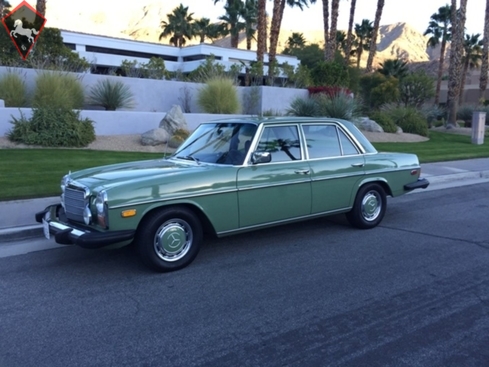 Mercedes-Benz 250 w114 1974