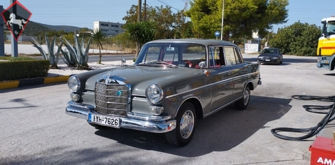 Mercedes-Benz 190 w110 Heckflosse 1962