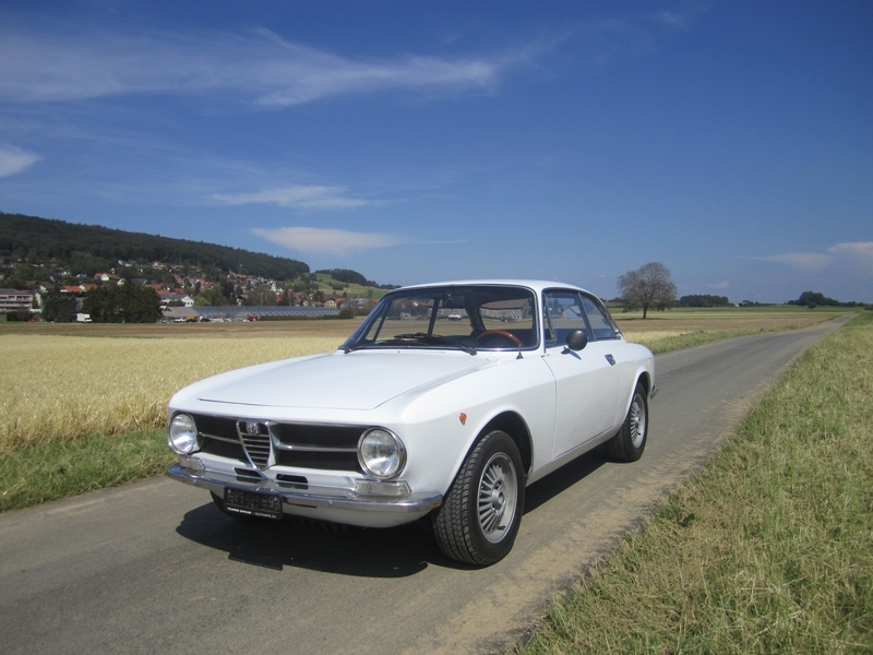 1974 Alfa Romeo 1300 Gt Junior Is Listed For Sale On Classicdigest In Oberweningen By Touring Garage Ag For 26900 Classicdigest Com