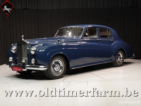 RollsRoyce Silver Cloud II LWB with glass partition