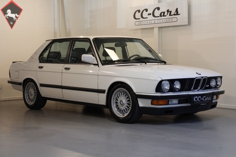 BMW M5 1986