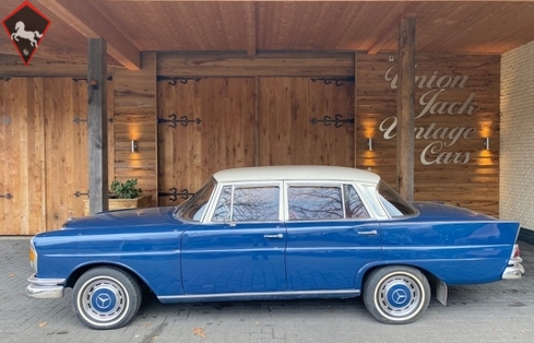 Mercedes-Benz 230S w111 Fintail 1966