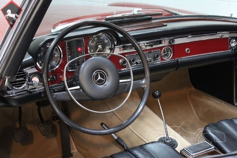 Mercedes-Benz 280SL w113 1968