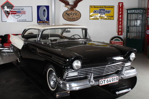 Ford Fairlane 1957