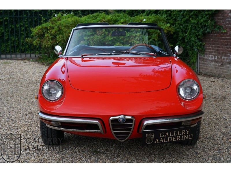 File:Alfa Romeo Spider 2000 Series 2 (16008404441).jpg - Wikimedia Commons