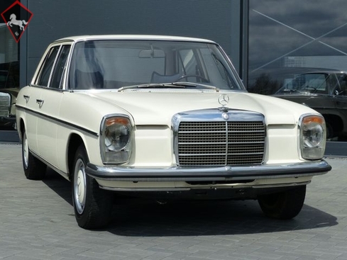 Mercedes-Benz 220 w115 1973