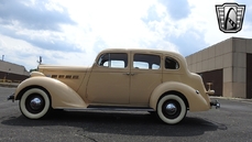 Packard 120 1937