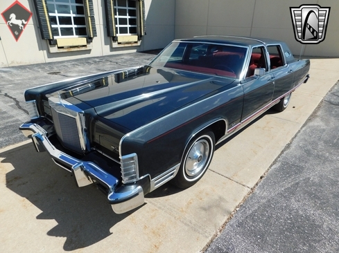 Lincoln Town Car 1977