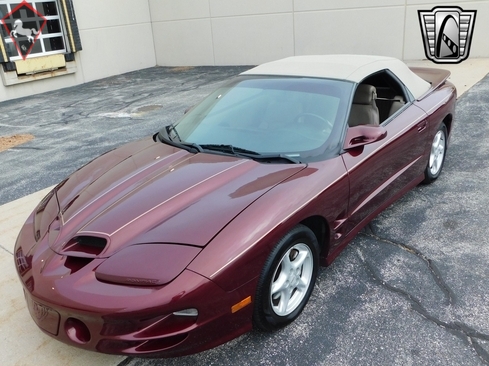 Pontiac Firebird 2000