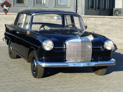 Mercedes-Benz 190 w110 Heckflosse 1965