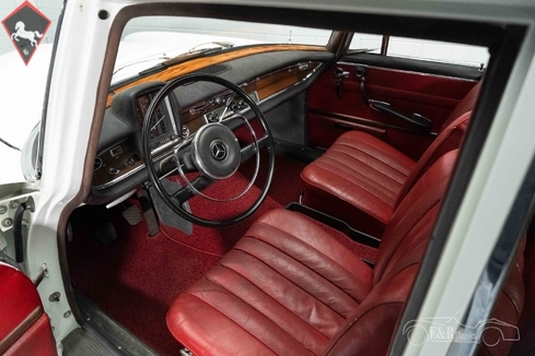 Mercedes-Benz 220S w111 Fintail 1964