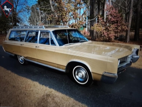Chrysler Town Country 1967