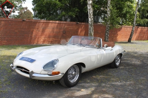 Jaguar E-type 1964