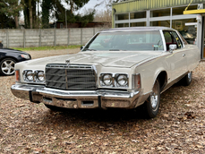 Chrysler New Yorker 1975