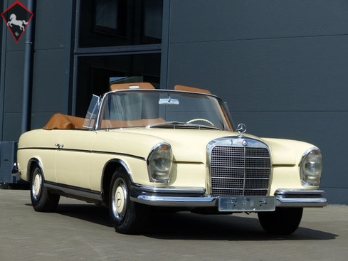 Mercedes-Benz 250SE Cabriolet w111 1966