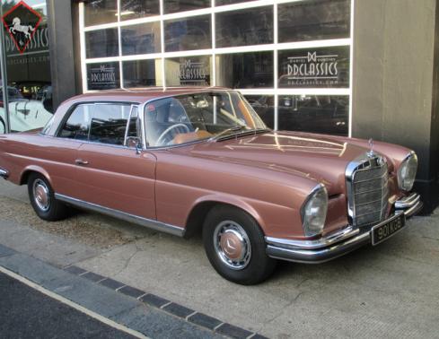 Mercedes-Benz 220SE Coupé w111 1963