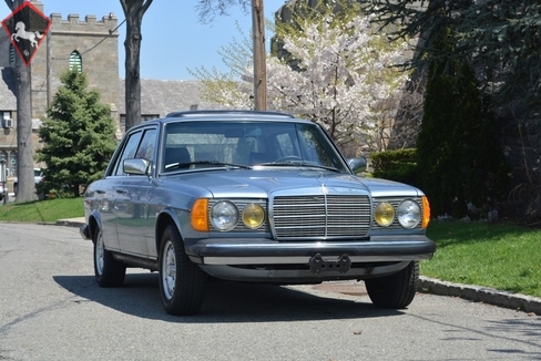 Mercedes-Benz 300D w123 1985