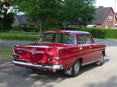 Mercedes-Benz 190 w110 Fintail 1963