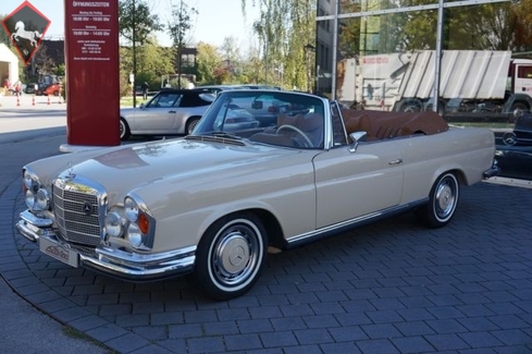 Mercedes-Benz 280SE Cabriolet w111 1970