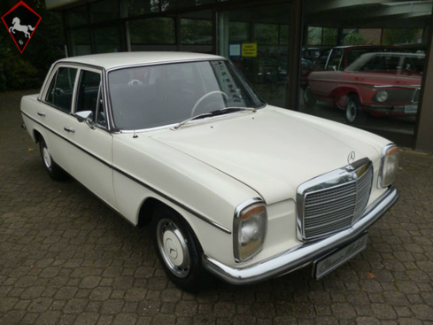 Mercedes-Benz 220 w115 1974