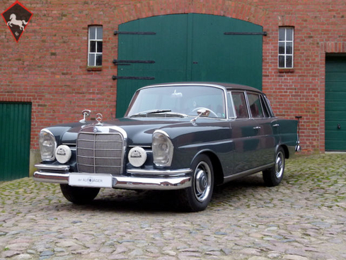 Mercedes-Benz 220S w111 Fintail 1965