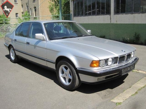 BMW 745 1989