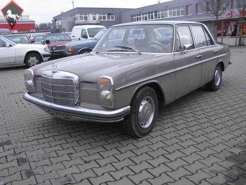 Mercedes-Benz 220 w115 1970