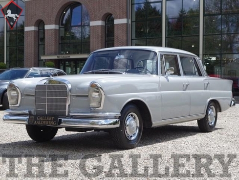 Mercedes-Benz 220S w111 Fintail 1964