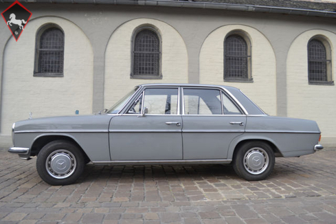 Mercedes-Benz 230 w115 1972