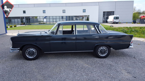 Mercedes-Benz 220S w111 Fintail 1962