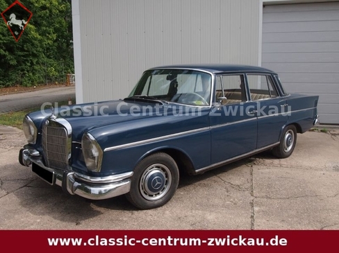 Mercedes-Benz 230S w111 Heckflosse 1967