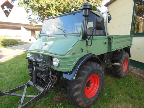 Mercedes-Benz Unimog 