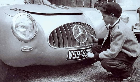 Mercedes-Benz W194 headlight hatches 