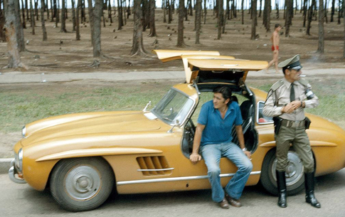 Cuban Mercedes Benz 300SL Gullwing